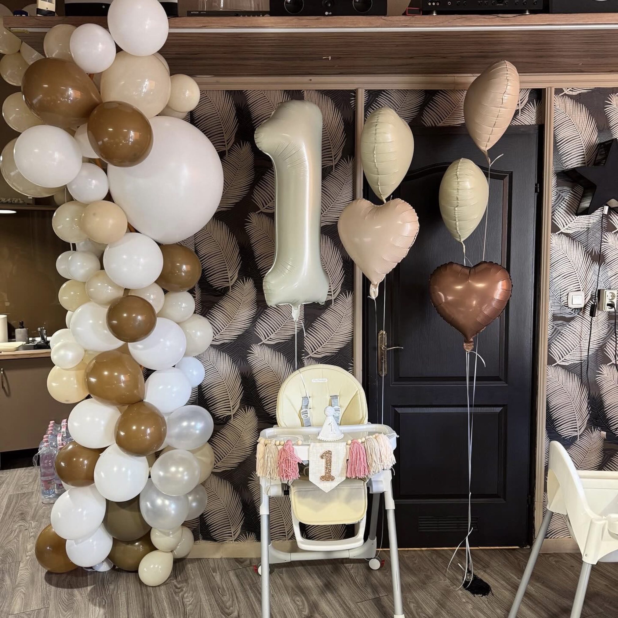 FE214FC8-BB89-4684-A4B5-B4F5718DA7B1